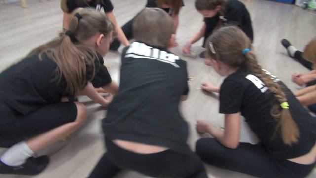 Студия Актер Гр выходного дня Младшие Спички 2 смотреть онлайн