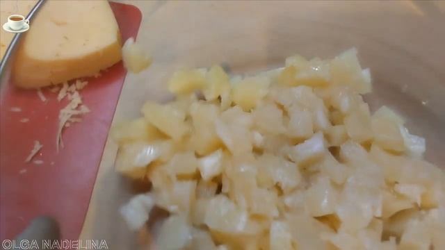 удивительный вкус салата  АНАНАС С СЫРОМ И ЧЕСНОКОМ