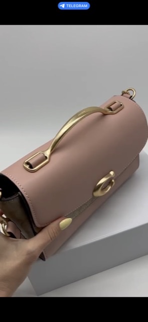 Сумка Coach с золотой ручкой смотреть онлайн