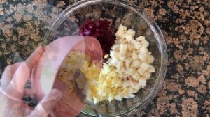 Салат с Тушенкой и Овощами