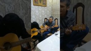 Махмуд гитарист - В городском саду девушку одну