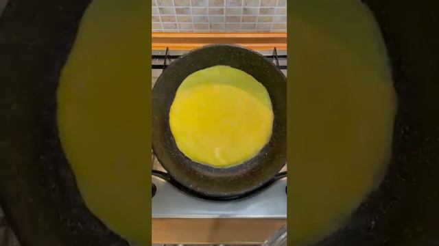 😉🥞Если не получается аккуратно перевернуть блин ложечкой, то сделайте так!👍