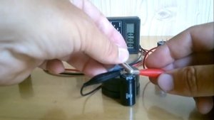 КАК ЗАРЯДИТЬ КОНДЕНСАТОР С ПОМОЩЬЮ МАГНИТА ?