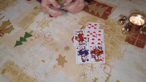 Как относится ко мне начальник. Стоит ли менять работу. Гадание  на даму черви.