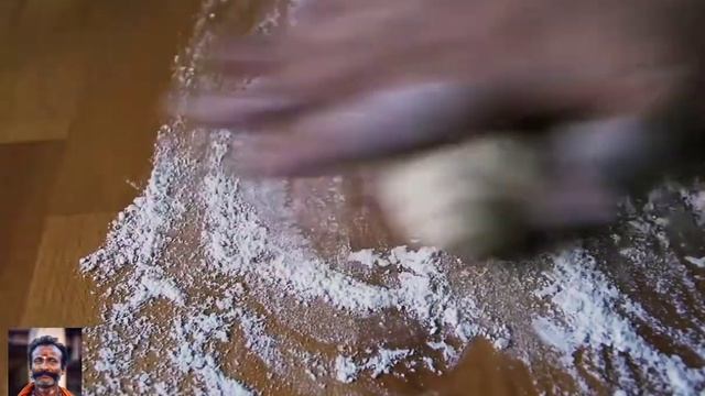 Чапати - индийская лепёшка, которая надувается при жарке. Быстро и вкусно