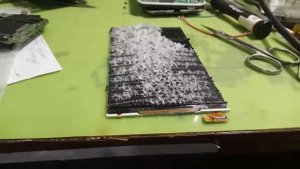 Чем снять клей с дисплея