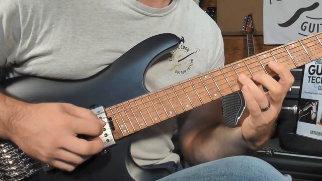 What is the best Ibanez guitar? Q52 Vs QX52 Solo Battle! смотреть онлайн