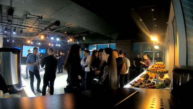 Один день из жизни ОФИЦИАНТА смотреть онлайн