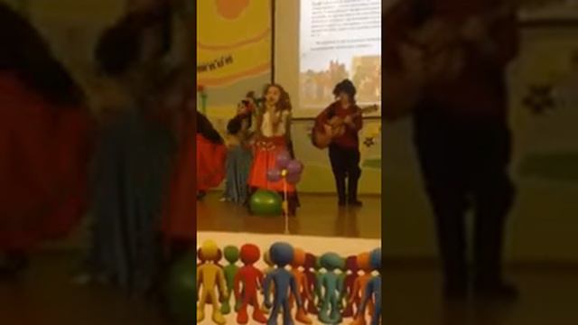 Девочка поет песню ГАДАЛКА" очень супер смотреть онлайн