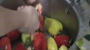 Как быстро почистить болгарский перец
