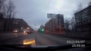 Не ковыряй в носу за рулём ))