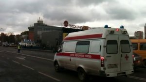 Сотрудник ГИБДД пропустил автомобиль "Скорой помощи"
