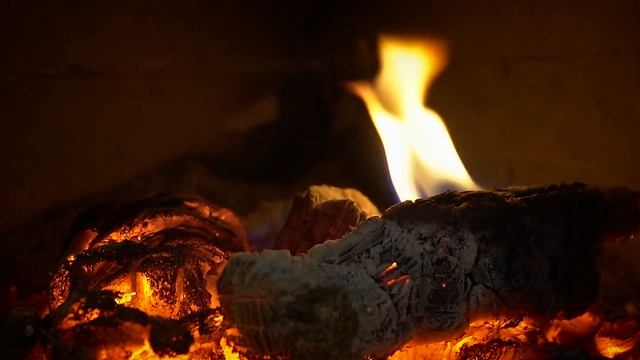 ? КАМИН Расслабляющие звуки горящего камина и треск горящих дров 4k FIREPLACE Relaxing смотреть онлайн