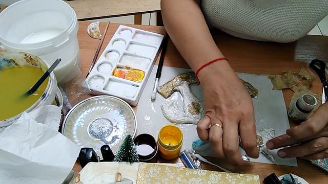 Декорирование новогодних игрушек из ваты: "Лошадка" часть 2. смотреть онлайн