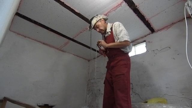 Доработка в курятнике. Делаю подвесные поилки и кормушки для кур. Дрессированные куры ) смотреть онлайн