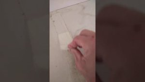 как отклеить высохший малярный скотч от плитки