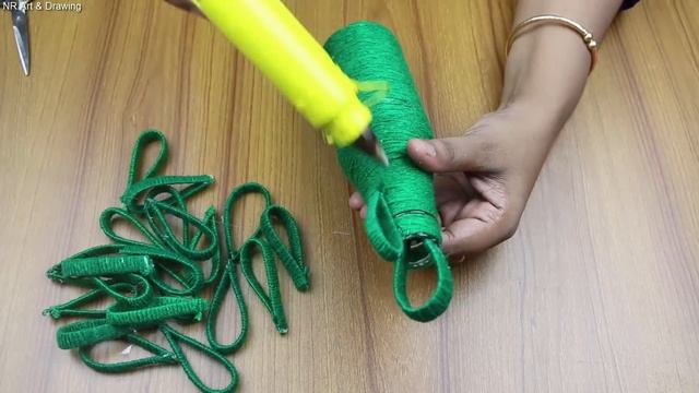 Amazing!! Home Decor Ideas | How to Make Beautiful Showpiece For Room Decor - DIY Woolen Craft Idea
