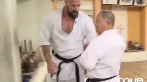 Самый сильный удар Каратэ-Киокушинкай.Сергей Бадюк .