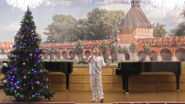 "Зимняя сказка", муз. А. Ермолова, сл. О. Чернышевой. Поёт Илья Лобанов, декабрь 2021 г. смотреть онлайн