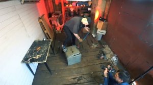 Купил ПОТЕРЯННЫЙ СЕЙФ за 90.000 рублей! А там... **НЕВЕРОЯТНАЯ НАХОДКА**