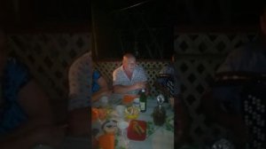 Старенький дом, маленький дом с синими ставнями