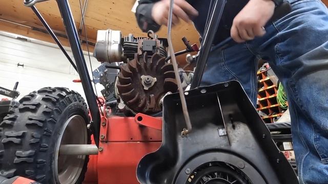 SMALL ENGINE FLYWHEEL REMOVAL DIY  No Special tools DIY
