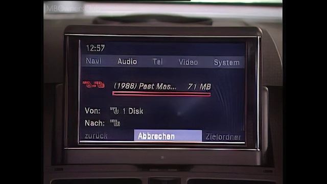 How to Transfer Media Data to the COMAND Unit on Mercedes-Benz C-Class (W204) смотреть онлайн