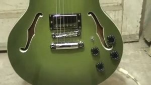 Una guitarra tipo CS356