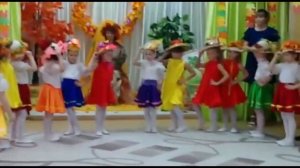 Дефиле осенних шляпок на празднике Осени. Подготовительная группа.