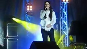 Эстрадное низкое контральто /A low contralto in popmusic.