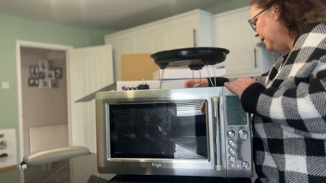 Unbox the Sage / Breville Quick Touch Crisp Microwave with Tracey! смотреть онлайн