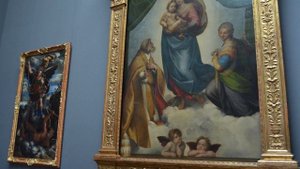 Дрезденcкая картинная галерея или Галерея старых мастеров в Цвингере, Дрезден, Германия...