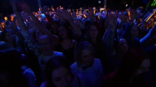 Группа Пицца - Оружие (Live @ Известия Hall).mp4 смотреть онлайн