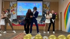 Вальс выпускников на выпускной