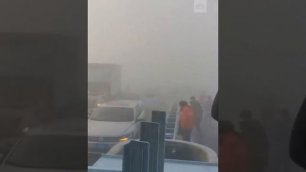 Один человек погиб и еще несколько пострадали в китайском городе Чжэнчжоу во время массового ДТП с у