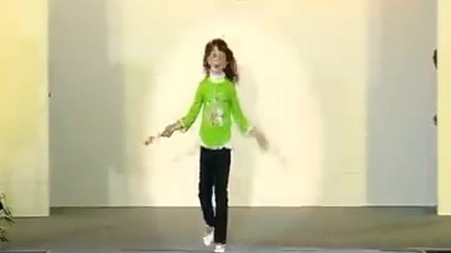 Модный показ детской одежды