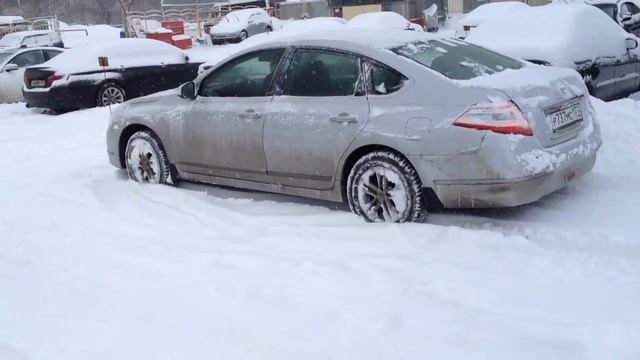 Полноприводной Nissan Teana Four по снегу смотреть онлайн