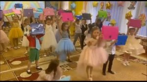 Танец  "Портфели"  муз. рук. Макеева Елена Олеговна Школа 1542, ДК 1, г. Москва  Выпуск 2023