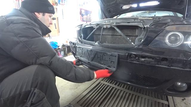 Новые фары Hella Dynamic Xenon для BMW e66 750Li. Как снять бампер и фару. Часть 1 смотреть онлайн