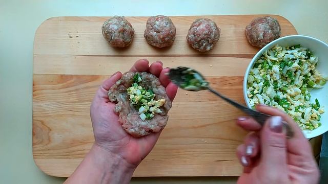 Мясные зразы с луком и яйцом