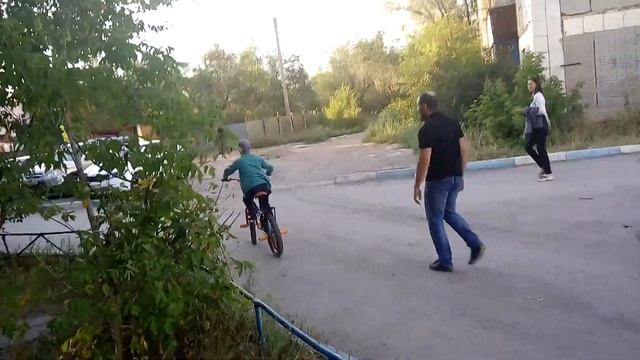 это моему брату подарили велосипед смотреть онлайн