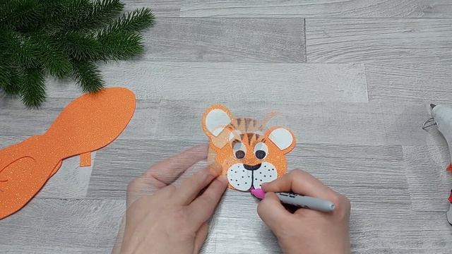 СИМВОЛ 2022. ТИГРЕНОК с СЮРПРИЗОМ своими руками. Новогодние поделки своими руками. смотреть онлайн