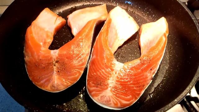 Лосось на сковороде.Очень лёгкий способ. Вкусно и полезно.Qizil баликни тез ва осон пишириш усули.? смотреть онлайн