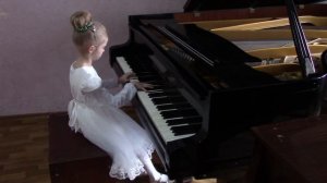 Mozart.Sonatina 2. A-dur. ,chast 1. Kameneva Sofya.