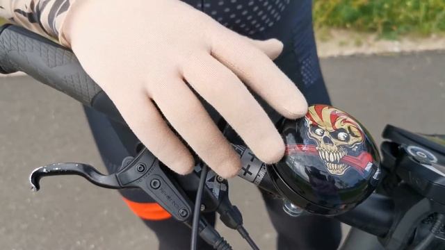 Катаюсь на велосипеде. Велосипедный звонок! Вы хотите остаться живым? Велосипедные аксессуары. смотреть онлайн