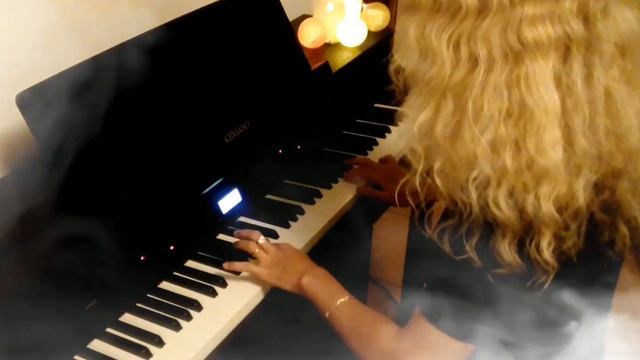 ? MOON RIVER - HENRY MANCINI- ARRANGEMENT BY GALYA - PIANO: VANESSA CÔTE. ГЕНРИ МАНЧИНИ- ЛУННАЯ РЕК смотреть онлайн