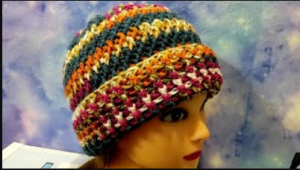 Теплая шапочка узором ,, Гречка,, крючком. Шапочка с отворотом для начинающих. (720p) (1).mp4
