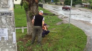 Пьяный водитель грузовика "Альтком" (ТОВ"ДАЭМ"), на полном ходу врезается в кроссовер Mercedes