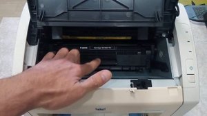 Как вытащить достать картридж из принтера HP 1010  1015 1018 1020 1022
