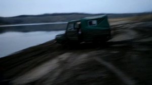 ЛуАЗ против Нивы кто кого по бездорожью. Кто против ЛуАЗа